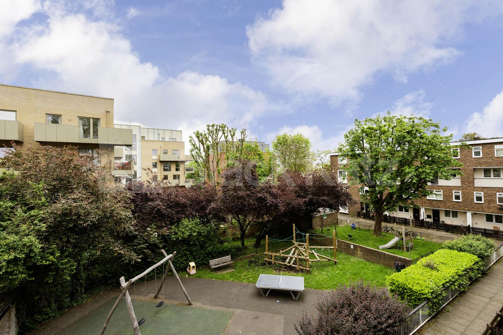 			4 Bedroom, 1 bath, 1 reception Apartment			 Hilldrop Road, Tufnell Park 